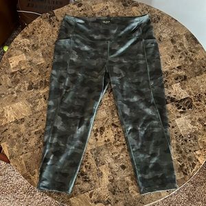 Tek Gear Camo active leggings with pockets